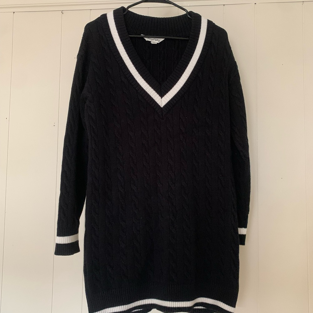 Black Cable-Knit V-Neck Sweater with White Trim
